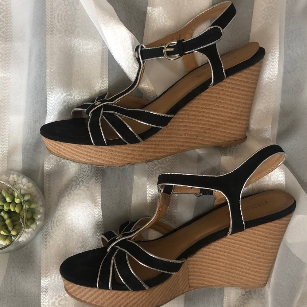 Maurices Black and Silver Wedges